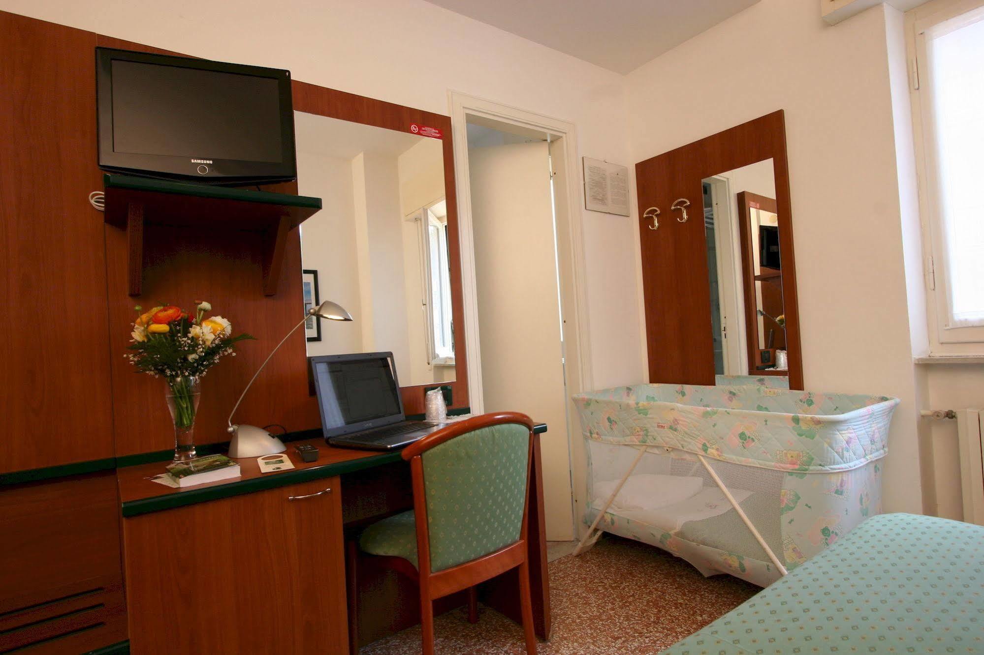 Albergo Adriana Celle Ligure Exteriör bild